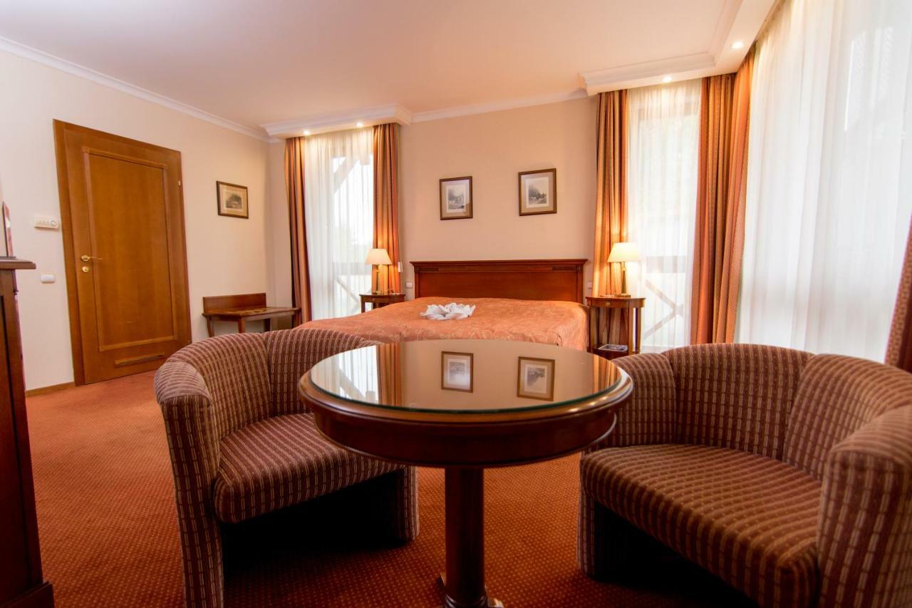 Hasik Hotel Magyarpolany Luaran gambar