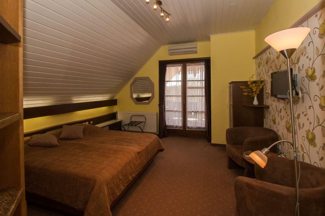 Hasik Hotel Magyarpolany Luaran gambar